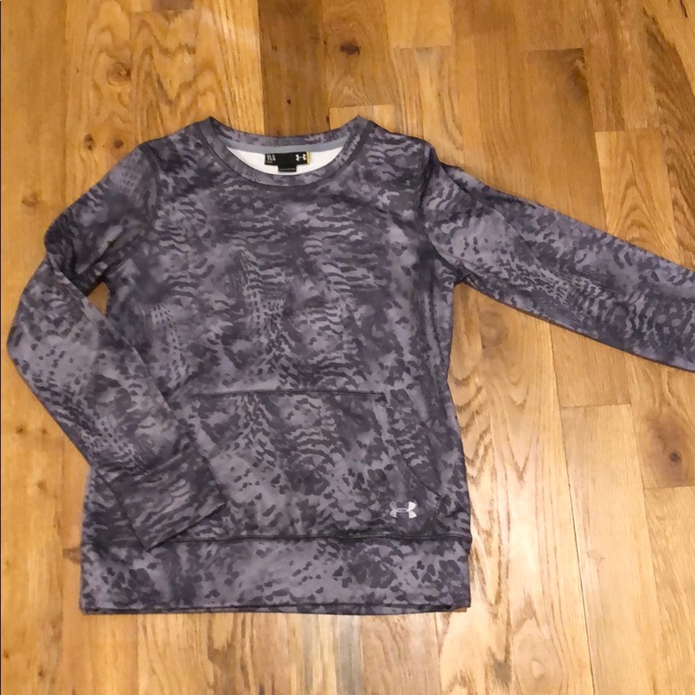 Boys under Armour sweatshirt.